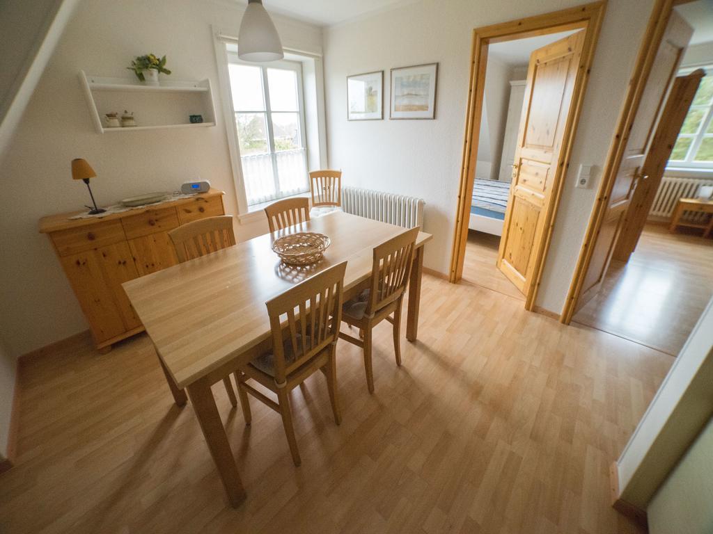 Appartement Haus Am Deich à Utersum Extérieur photo